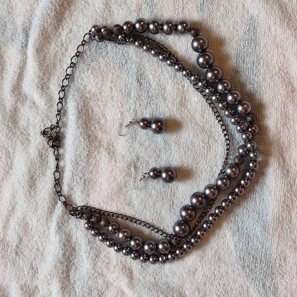Custom made Black/Gray Bead necklace & earrings.